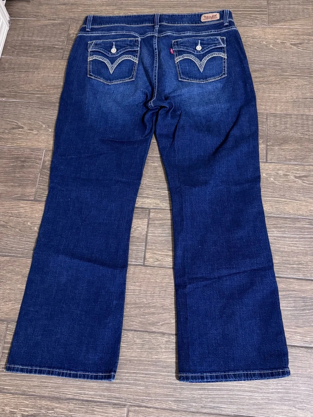 Levis levi wide